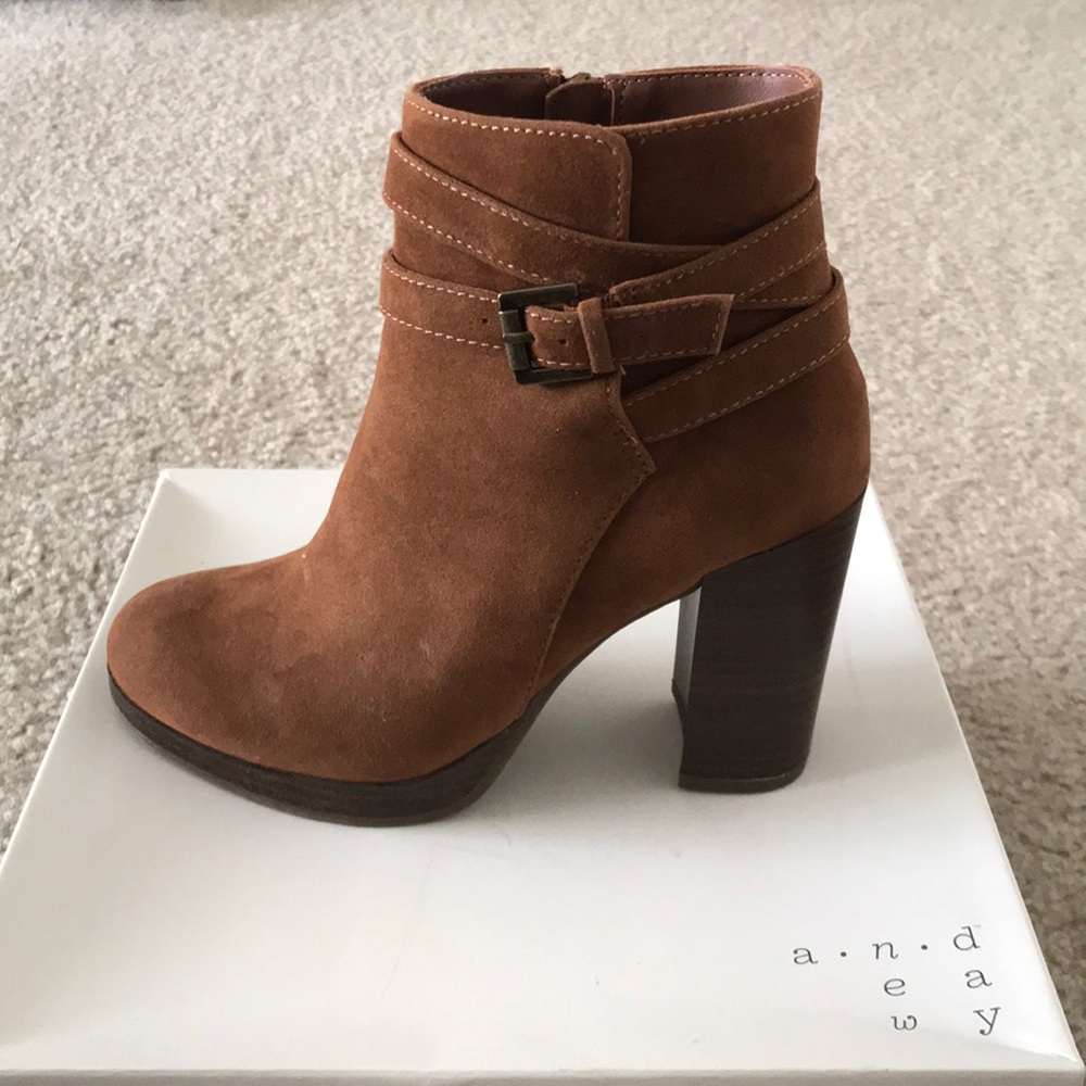 Chestnut booties